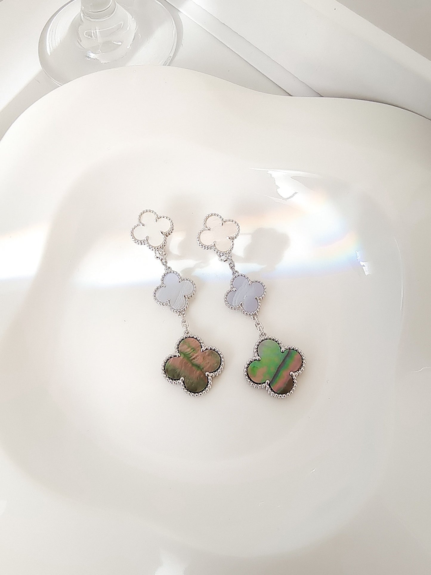 [Royal Jewelry]CLOVER 3 MOTIFS CHALCEDONY DARK MOP SILVER EARRINGS
