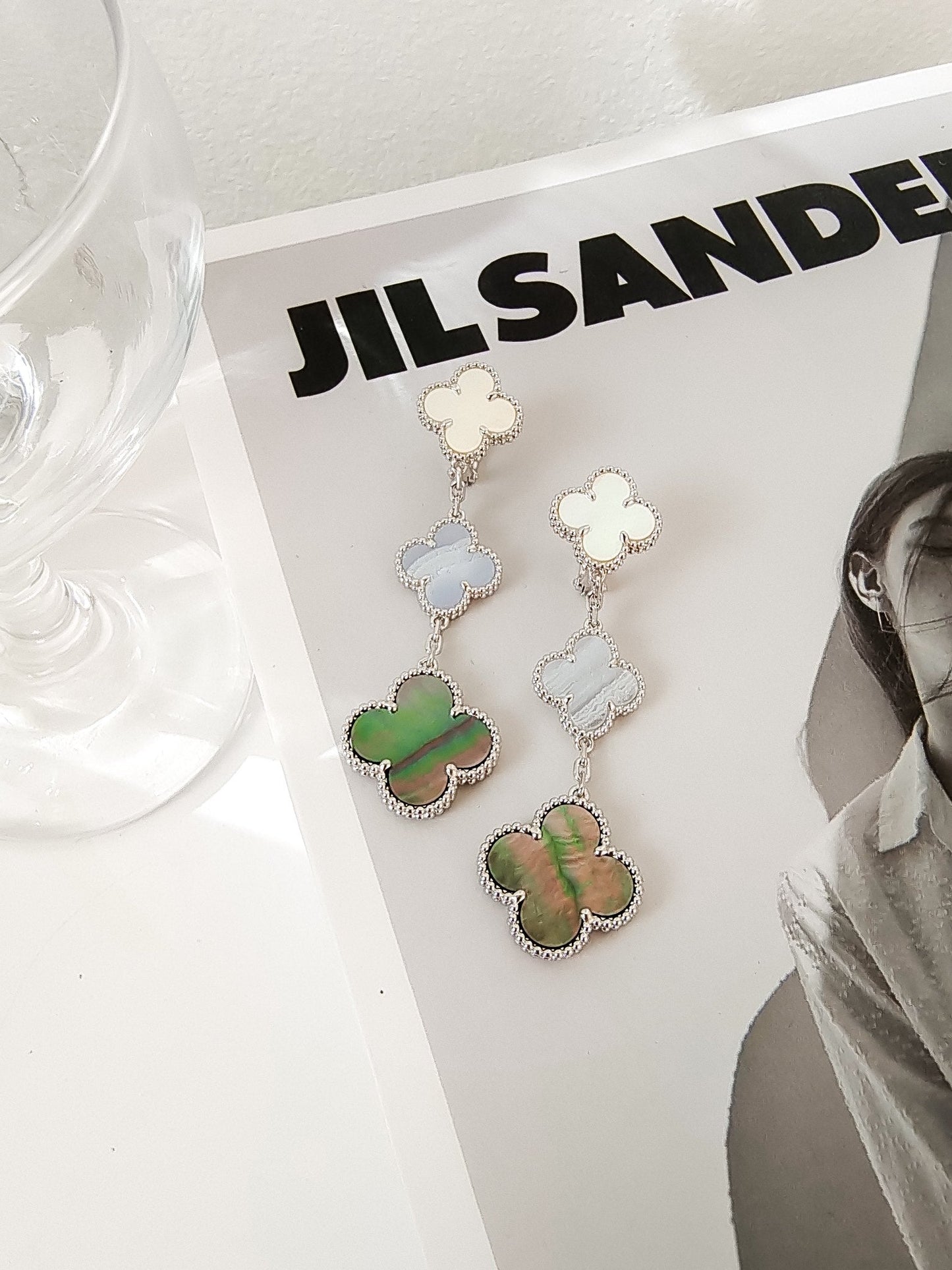 [Royal Jewelry]CLOVER 3 MOTIFS CHALCEDONY DARK MOP SILVER EARRINGS