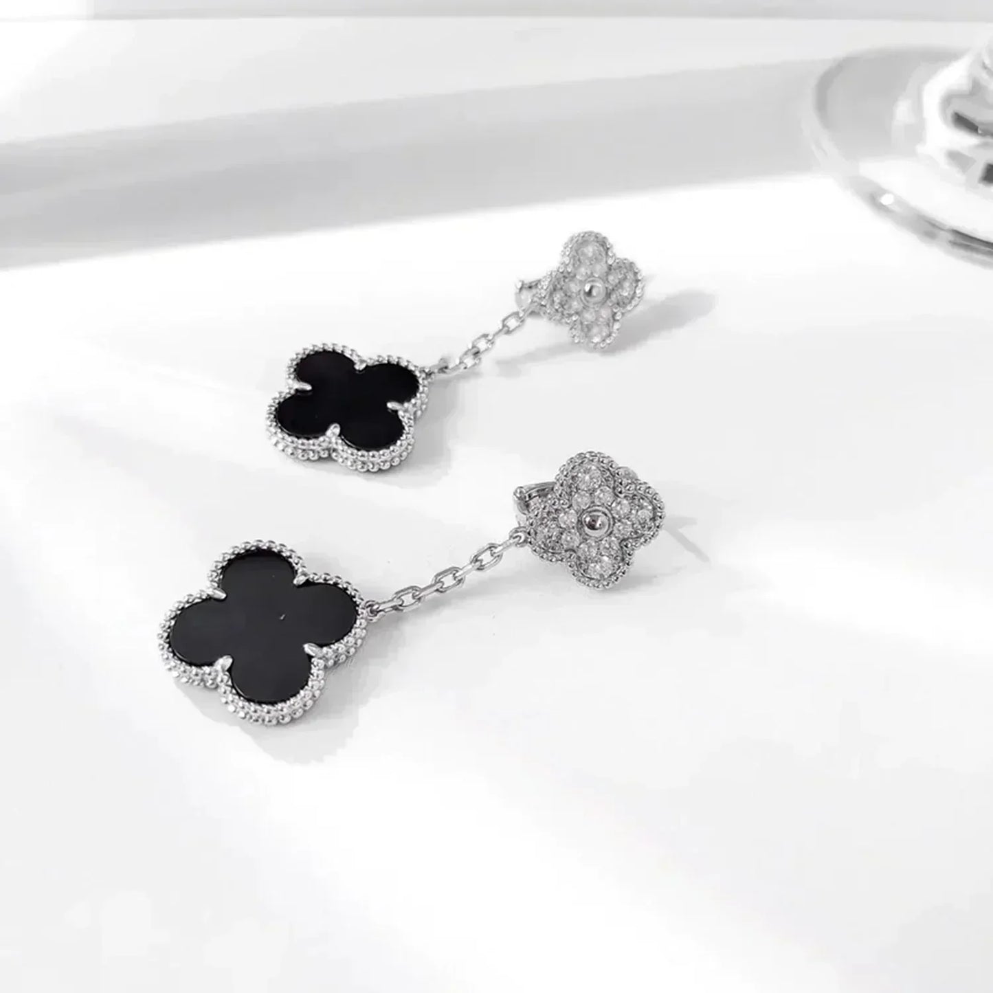[Royal Jewelry]CLOVER 2 MOTIFS  DIAMOND ONYX EARRINGS SILVER