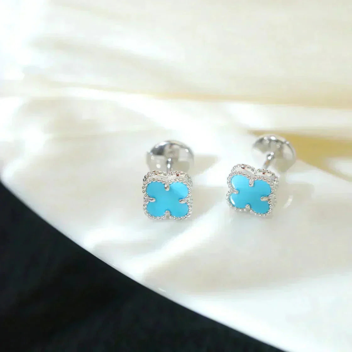 [Royal Jewelry]CLOVER MINI 9.5MM ONYX STUD EARRINGS SILVER