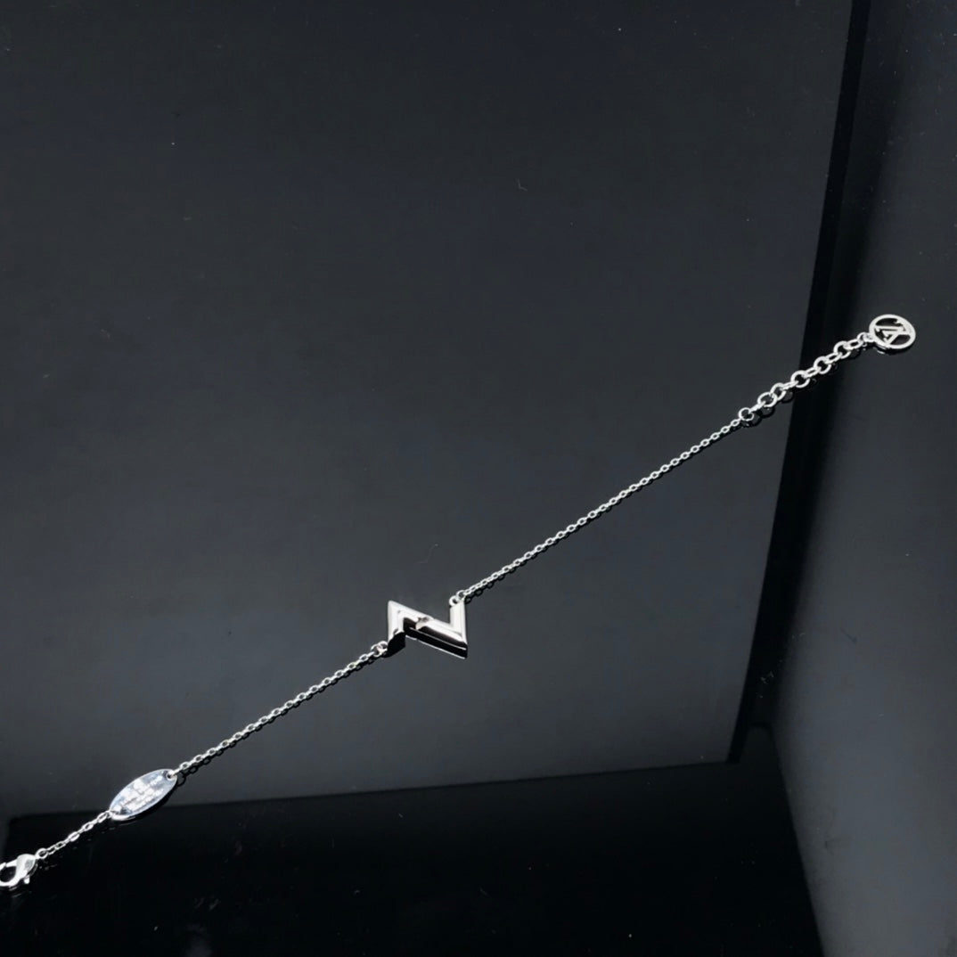 [Royal Jewelry]VOLT LV LOGO BRACELET