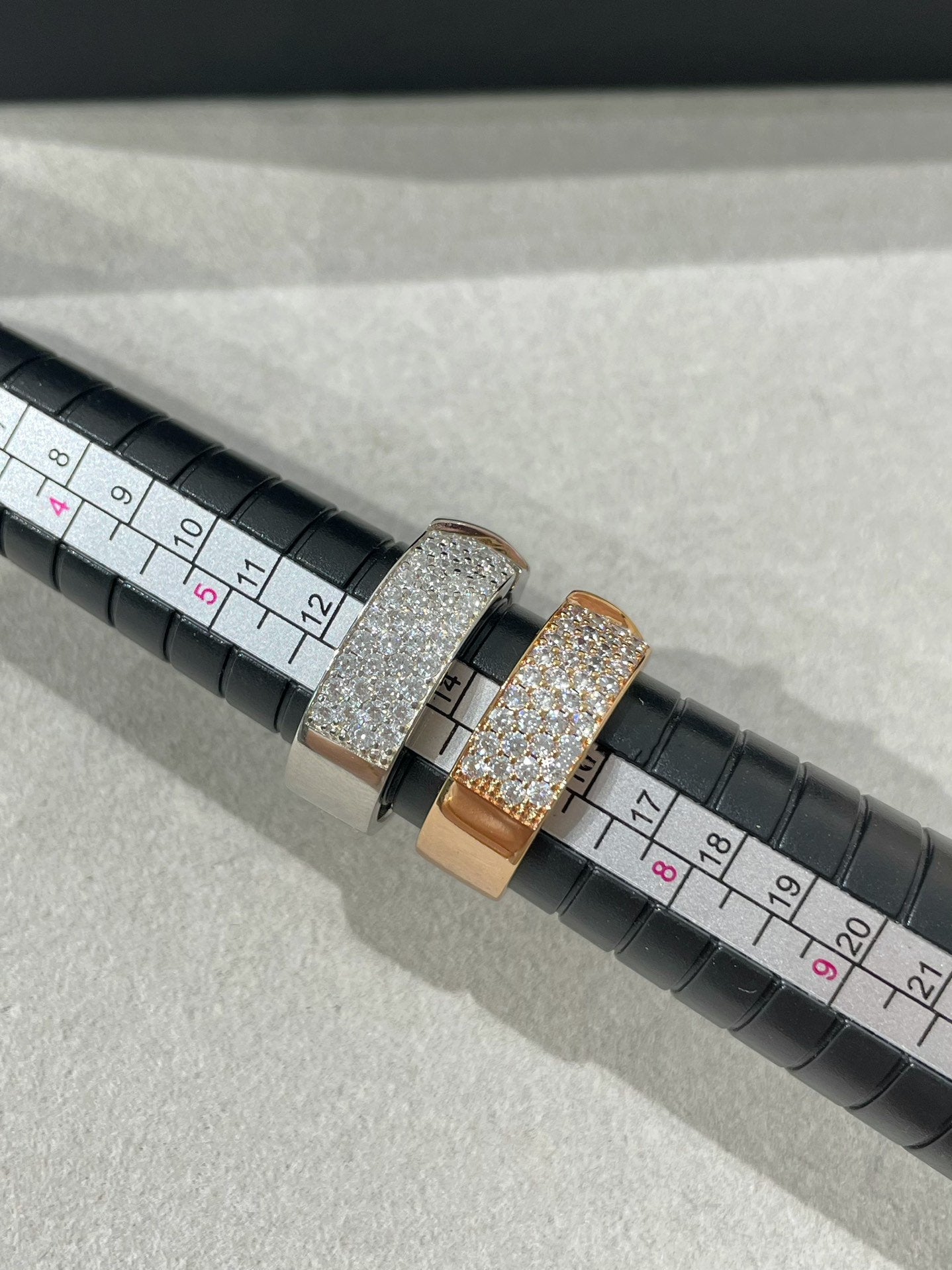 [Royal Jewelry]LIENS EVIDENCE  DIAMOND PAVED RING