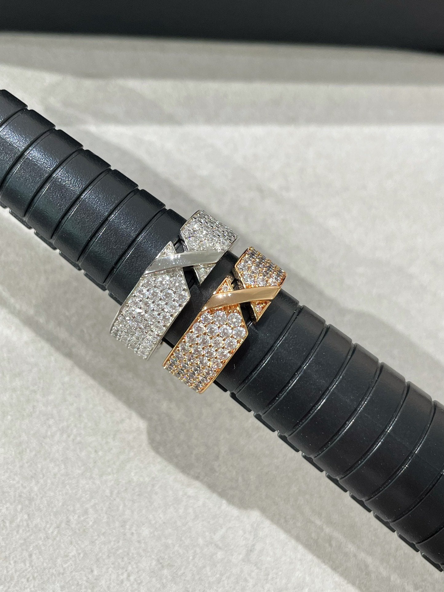 [Royal Jewelry]LIENS EVIDENCE  DIAMOND PAVED RING