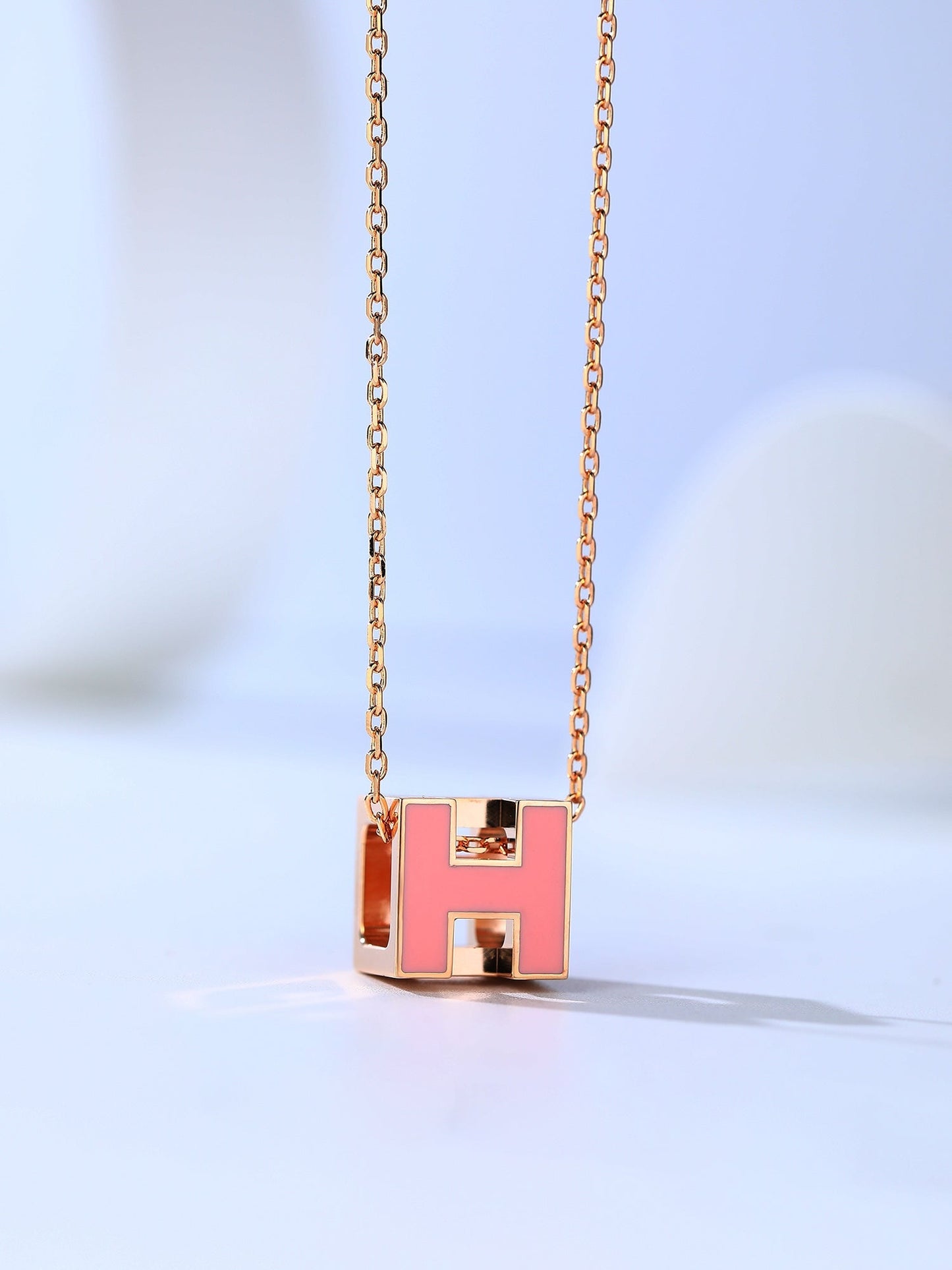 [Royal Jewelry]H CAGE PINK GOLD NECKLACE