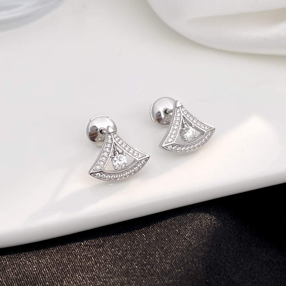 [Royal Jewelry]DREAM MINI DIAMOND STUD EARRINGS