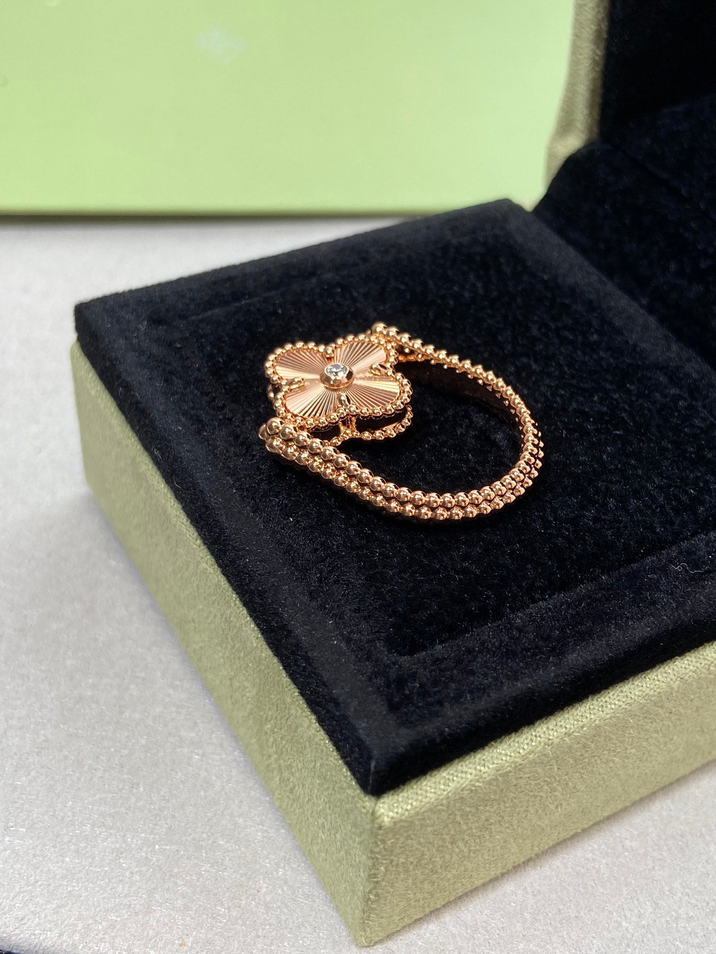 [Royal Jewelry]CLOVER RIVERSIBLE ROSE GOLD RING