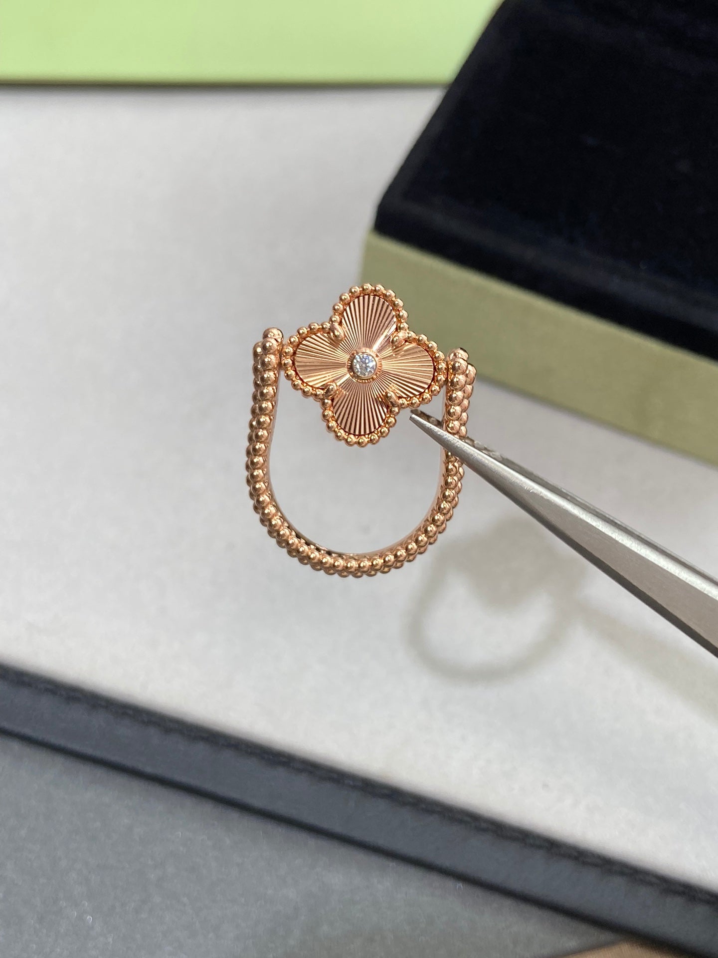 [Royal Jewelry]CLOVER RIVERSIBLE ROSE GOLD RING