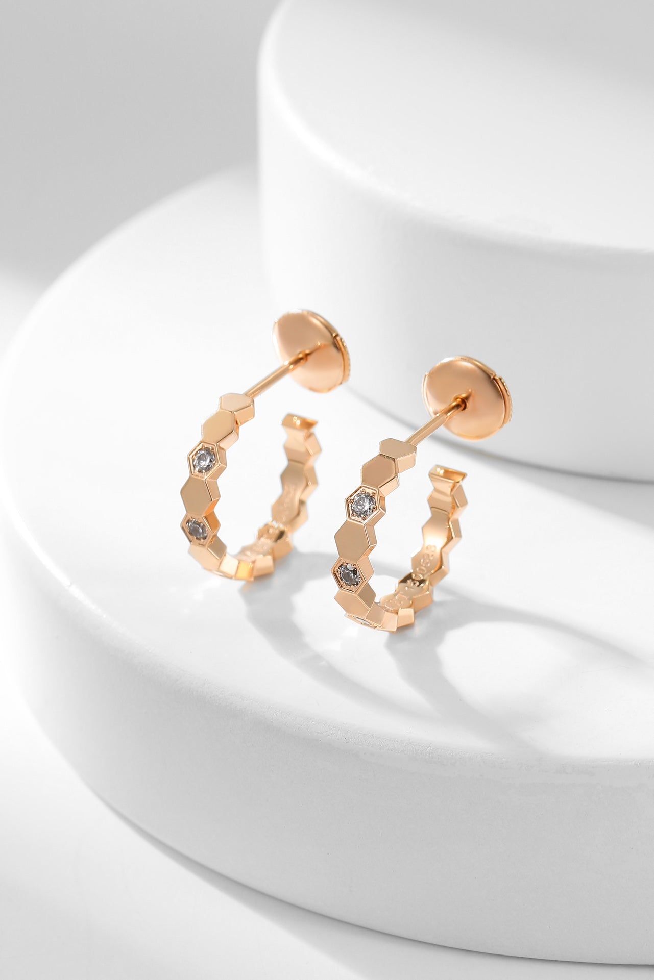 [Royal Jewelry]BEE LOVE DIAMOND HOOP EARRINGS