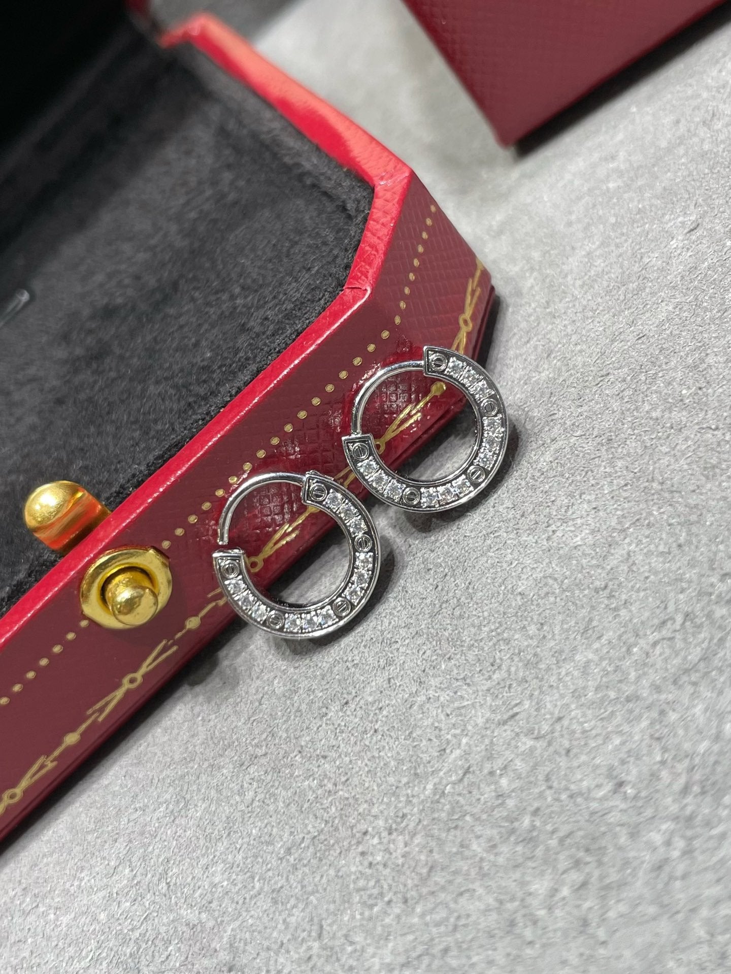 [Royal Jewelry]LOVE DIAMOND EARRINGS