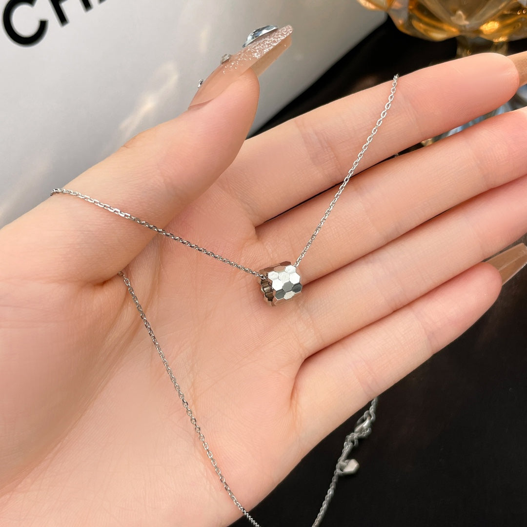 [Royal Jewelry]BEE MINI NECKLACE