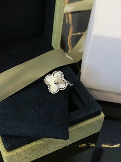 [Royal Jewelry]CLOVER SILVER RING