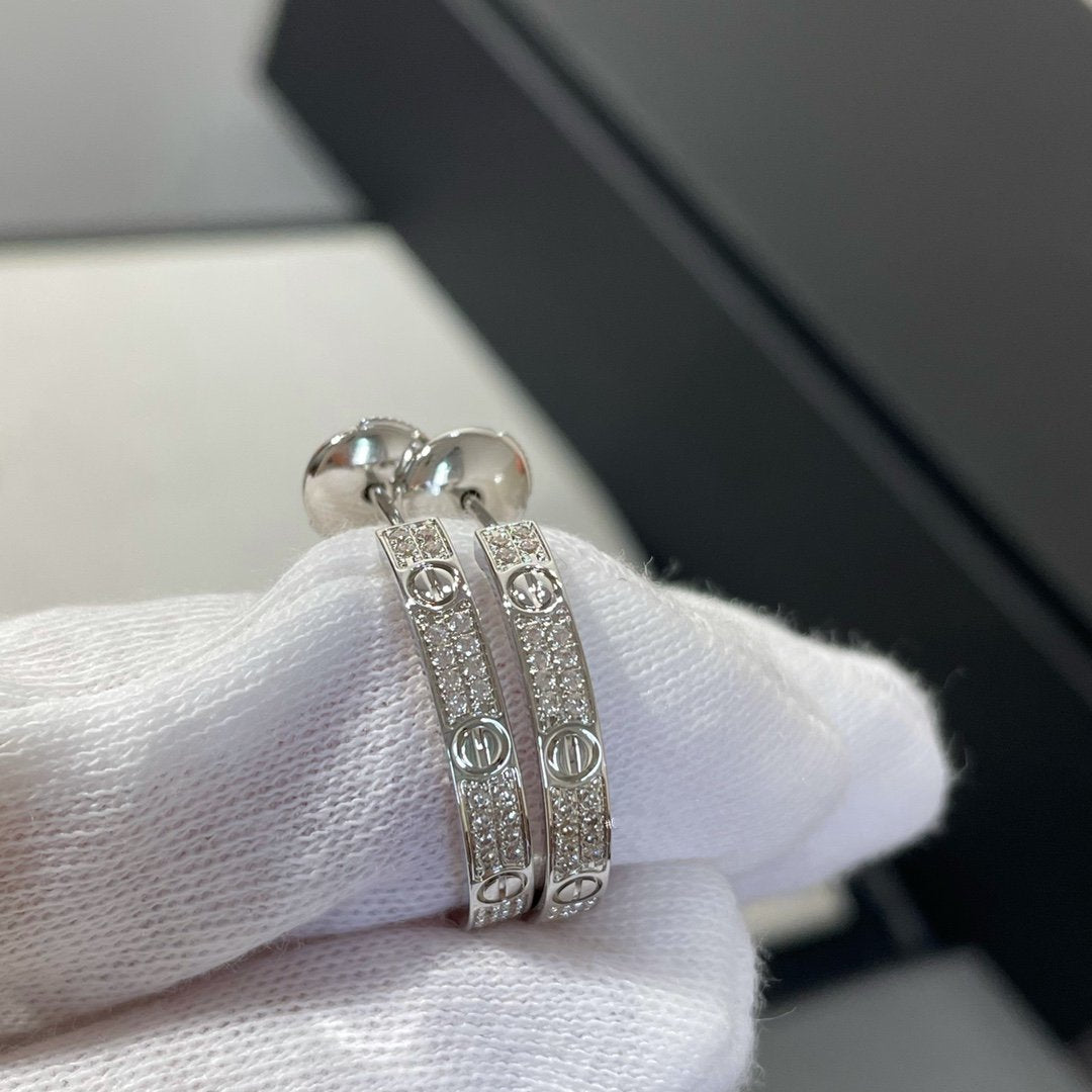 [Royal Jewelry]LOVE DIAMOND SILVER HOOP EARRINGS