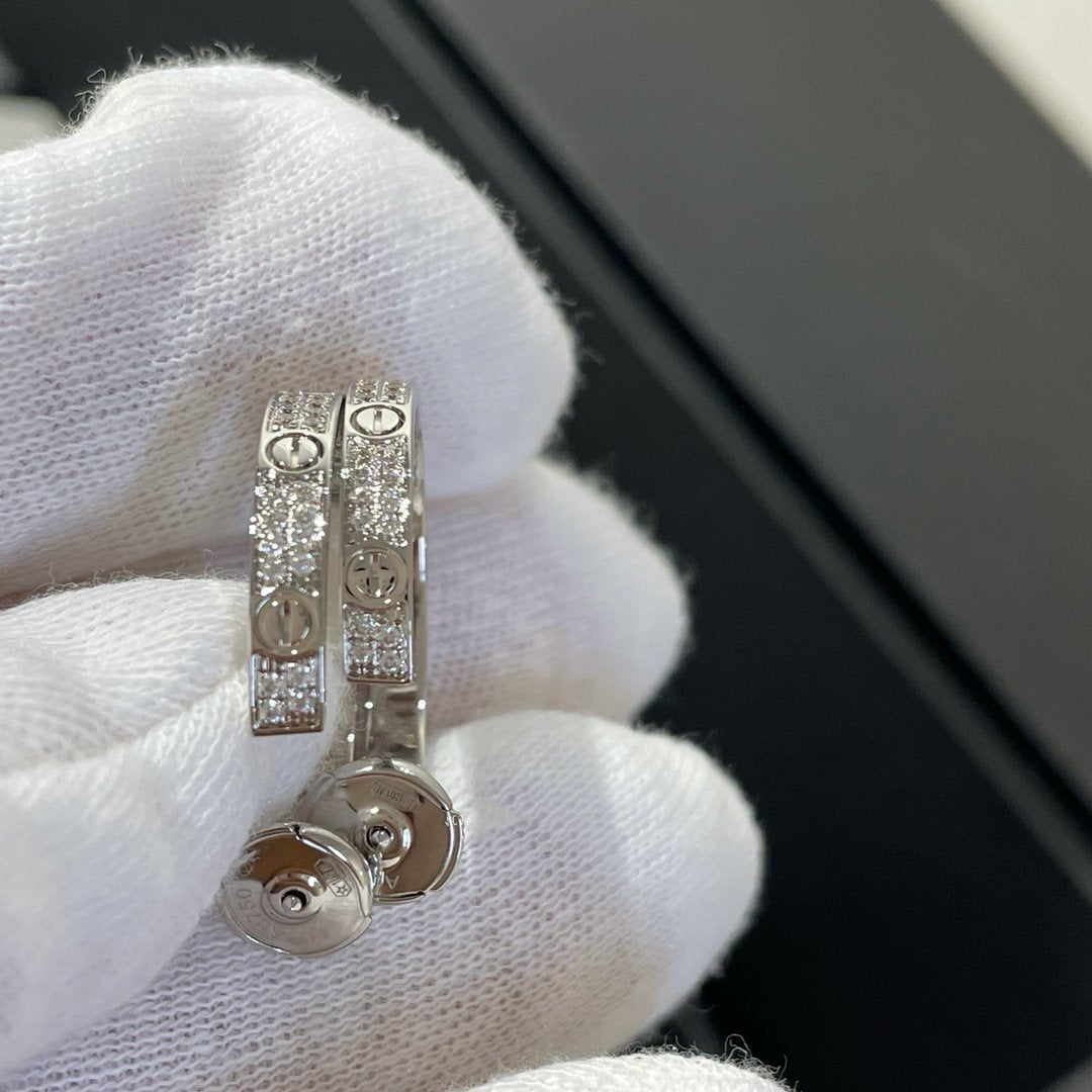 [Royal Jewelry]LOVE DIAMOND SILVER HOOP EARRINGS
