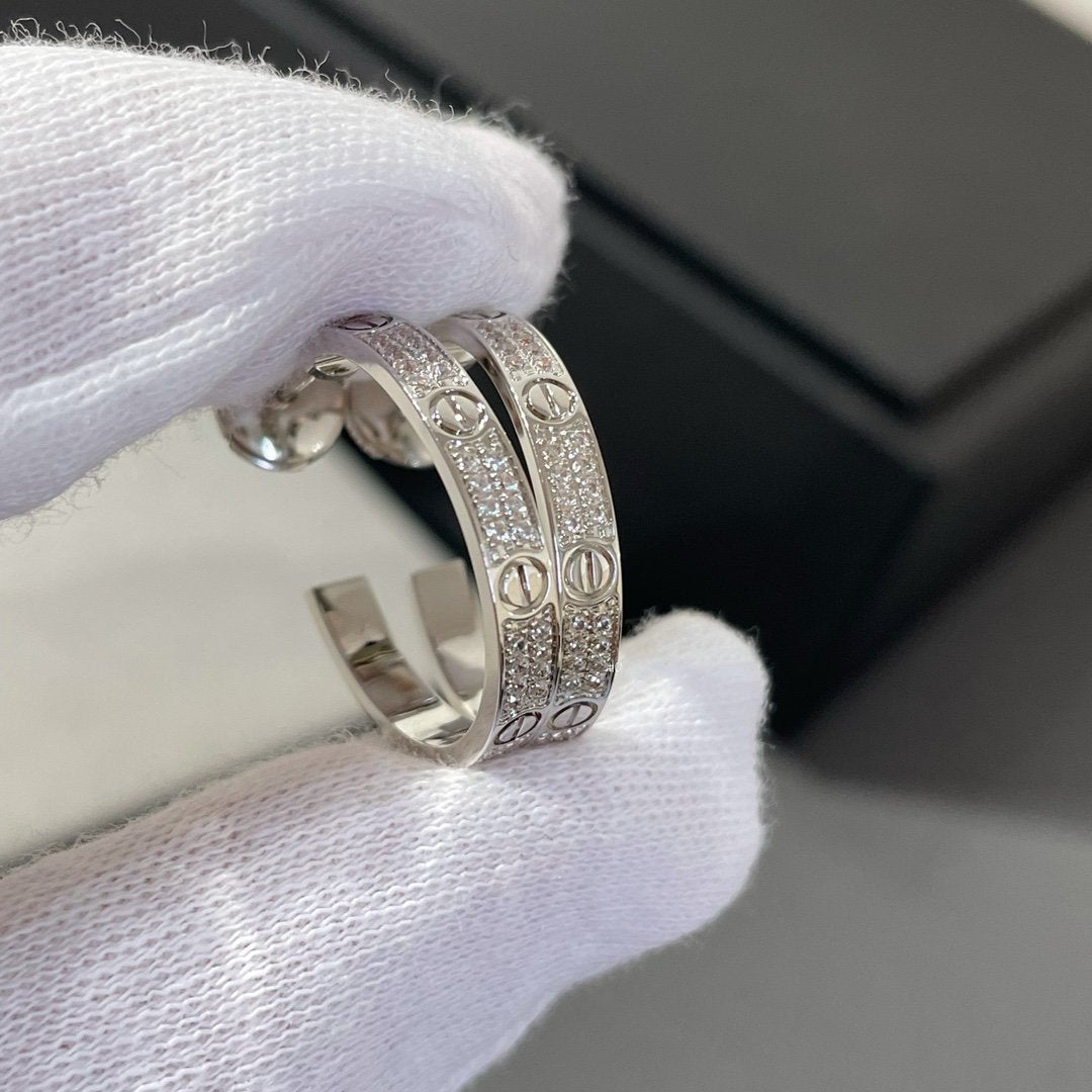 [Royal Jewelry]LOVE DIAMOND SILVER HOOP EARRINGS