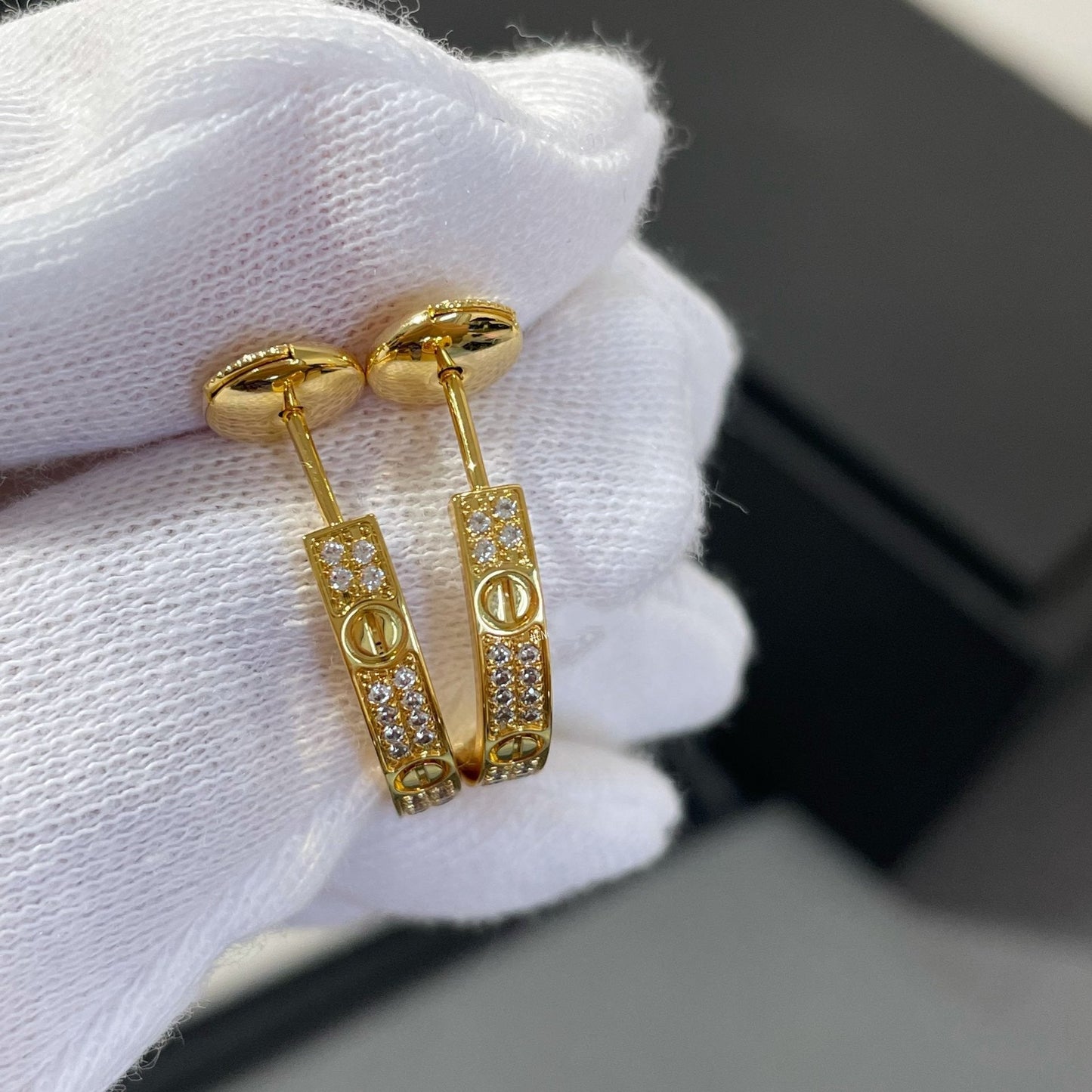 [Royal Jewelry]LOVE DIAMOND GOLD HOOP EARRINGS