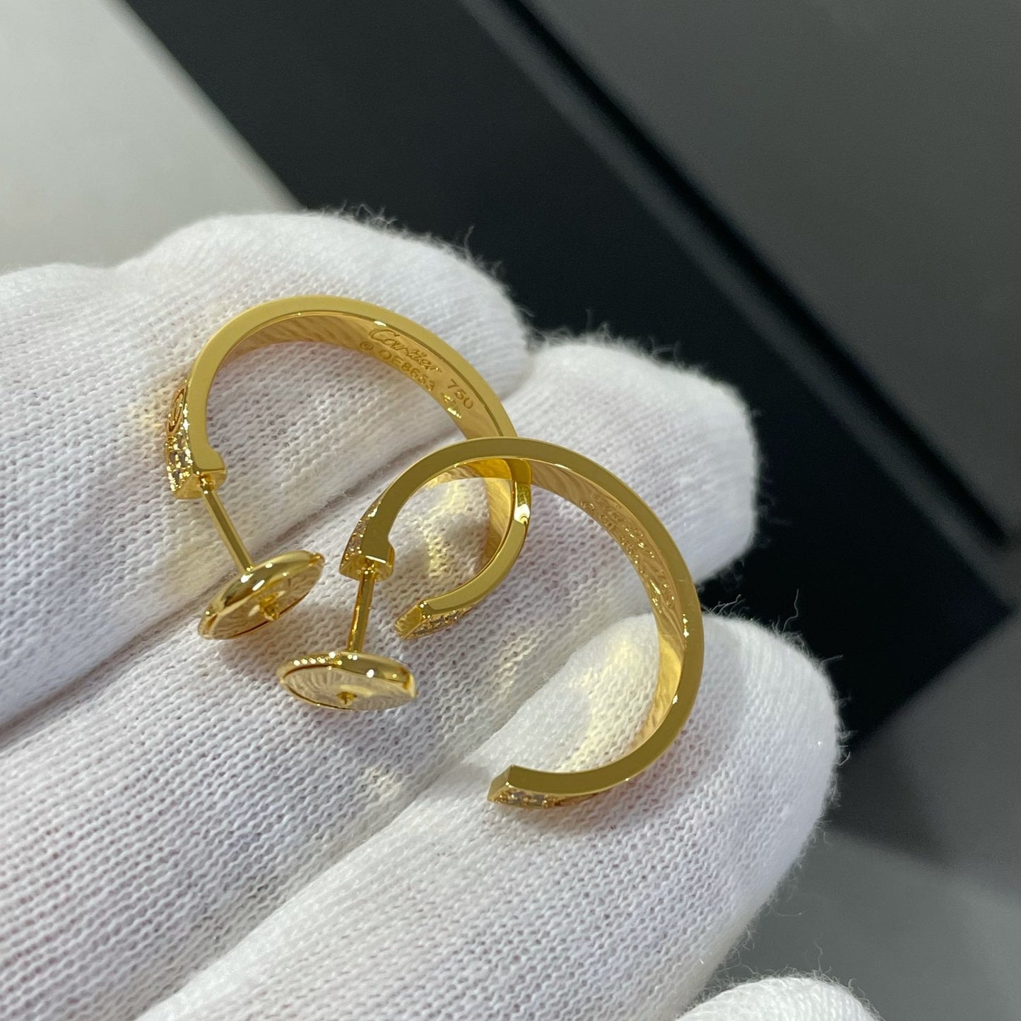 [Royal Jewelry]LOVE DIAMOND GOLD HOOP EARRINGS