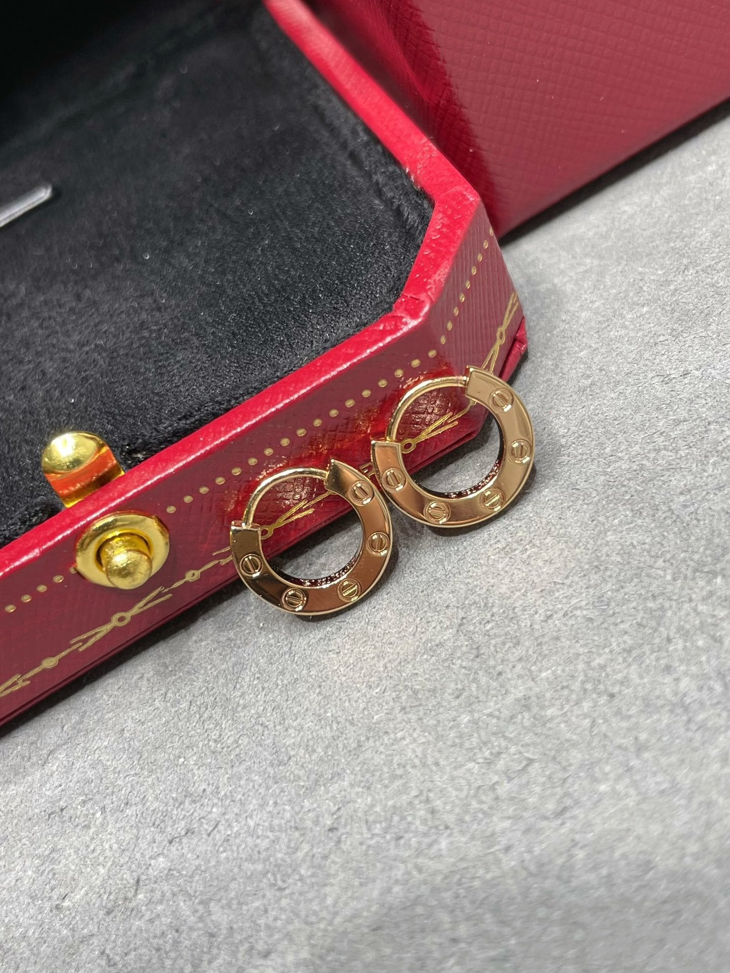 [Royal Jewelry]LOVE MINI EARRINGS