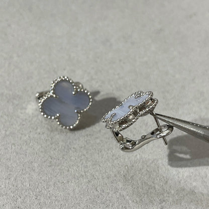 [Royal Jewelry]CLOVER CHALCEDONY SILVER STUD EARRINGS
