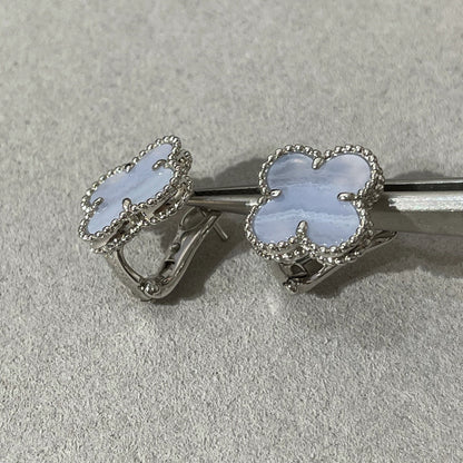 [Royal Jewelry]CLOVER CHALCEDONY SILVER STUD EARRINGS