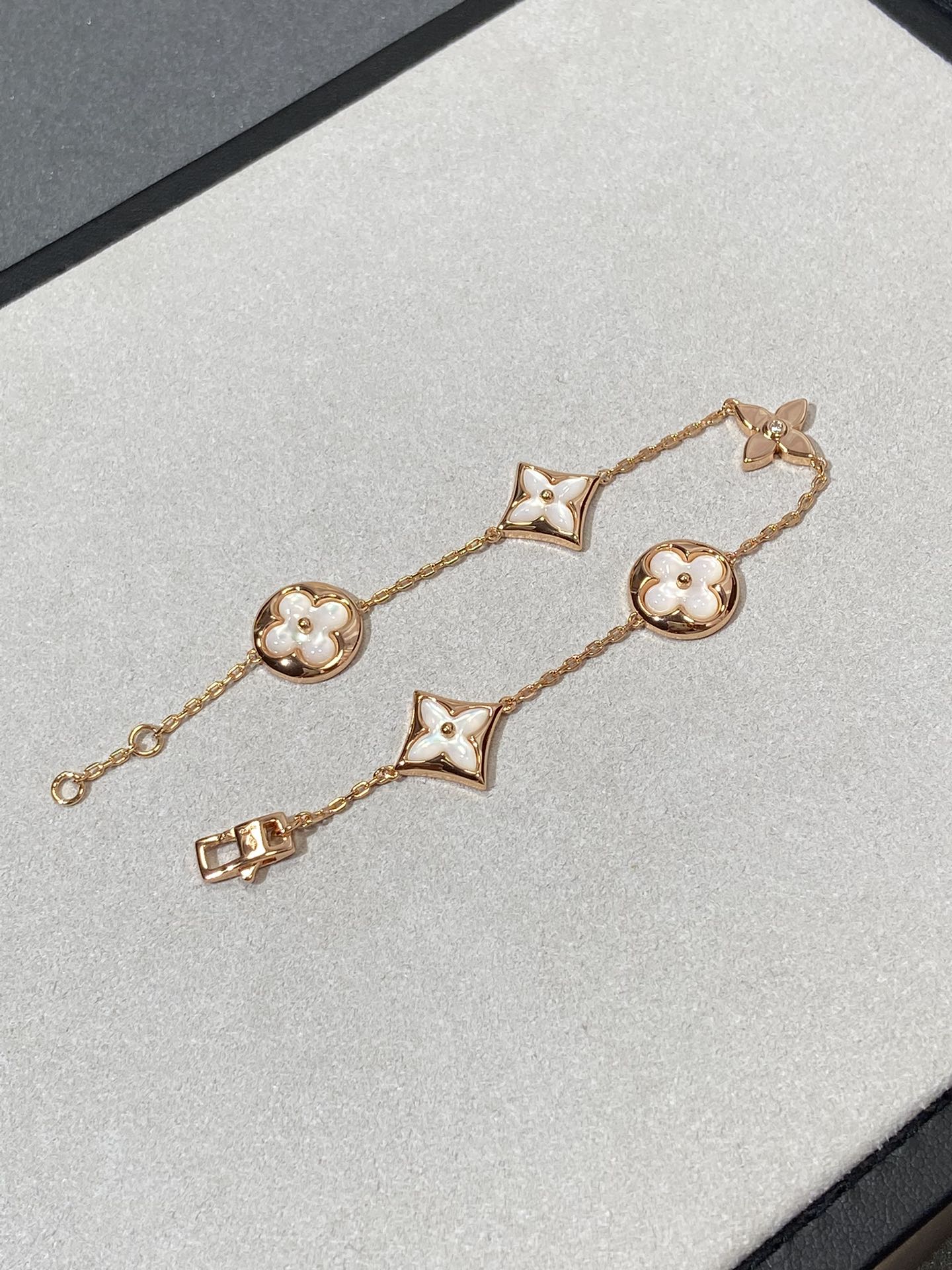 [Royal Jewelry]STAR AND SUN 5 MOTIF MOP PINK GOLD BRACELET