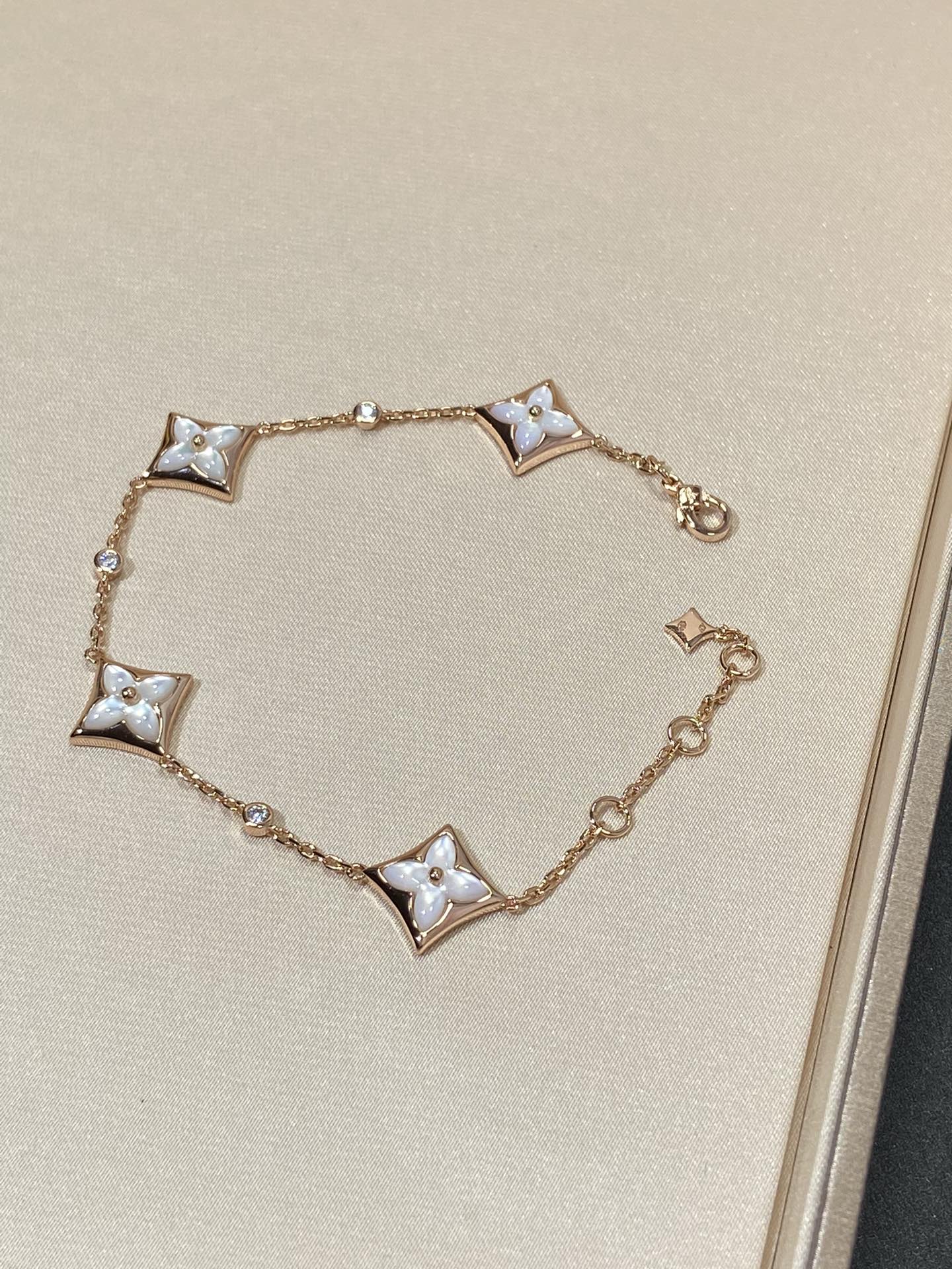 [Royal Jewelry]STAR 4 MOTIF MOP DIAMOND PINK GOLD BRACELET