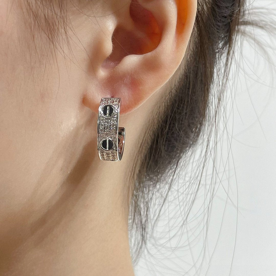 [Royal Jewelry]LOVE CERAMIC DIAMOND PAVED SILVER EARRINGS