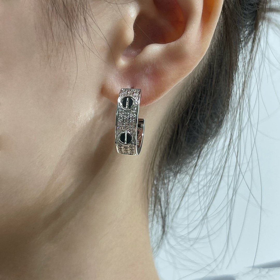 [Royal Jewelry]LOVE CERAMIC DIAMOND PAVED SILVER EARRINGS
