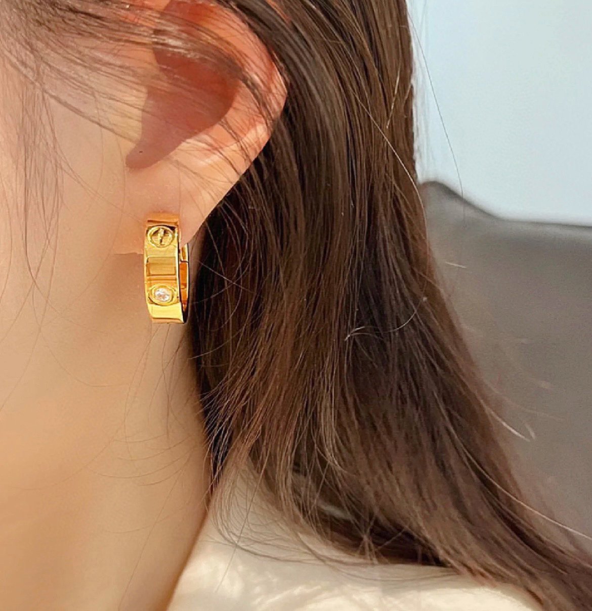 [Royal Jewelry]LOVE 5.5MM 1 DIAMOND EARRINGS