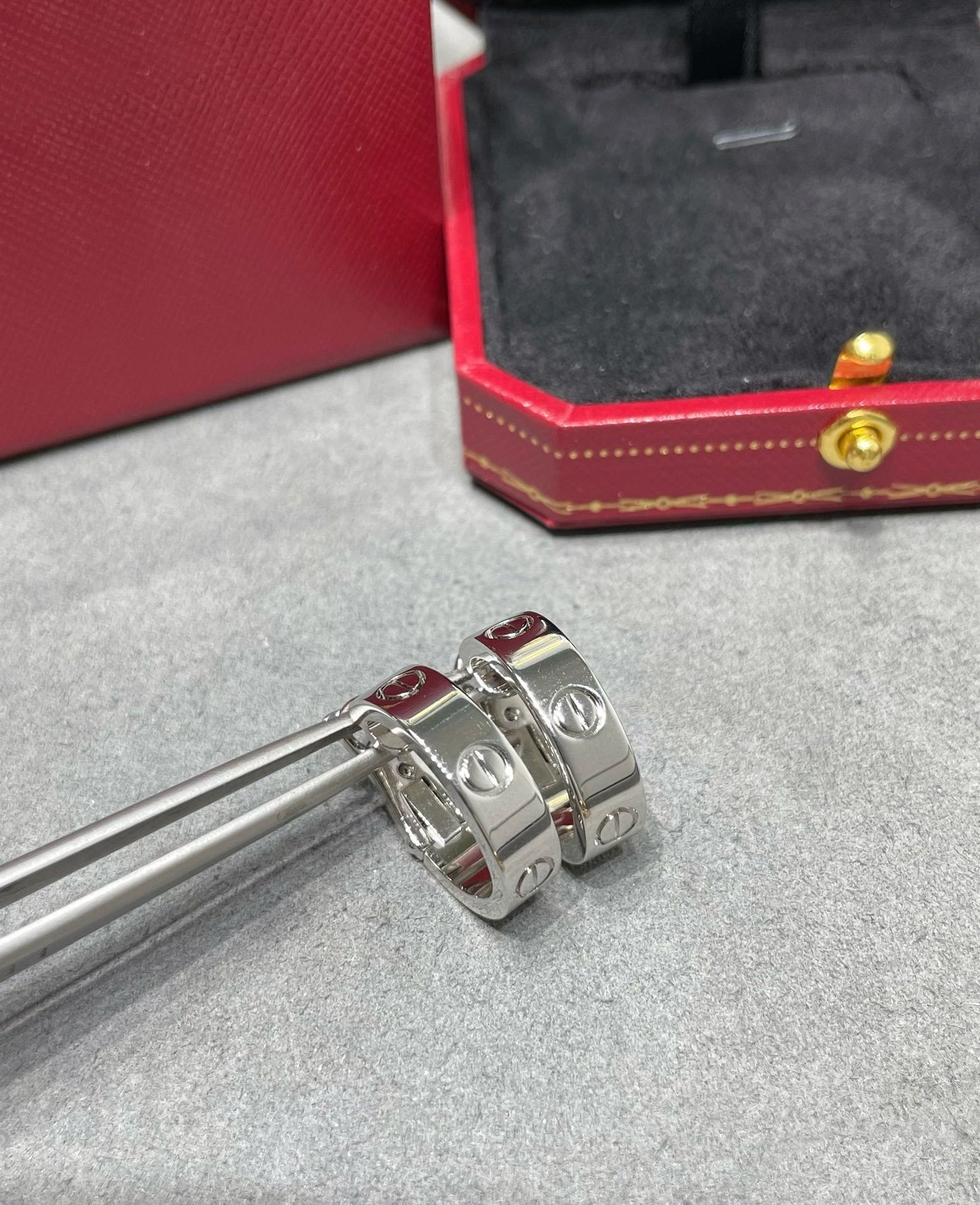 [Royal Jewelry]LOVE 5.5MM EARRINGS