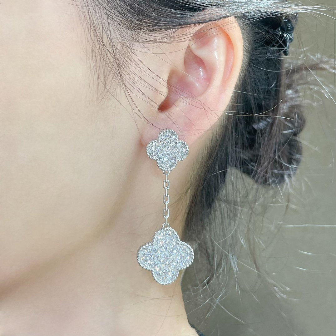 [Royal Jewelry]CLOVER 2 MOTIFS DIAMOND PAVED SILVER EARRINGS