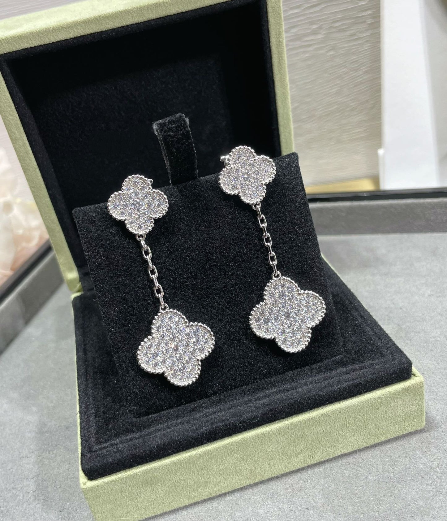 [Royal Jewelry]CLOVER 2 MOTIFS DIAMOND PAVED SILVER EARRINGS