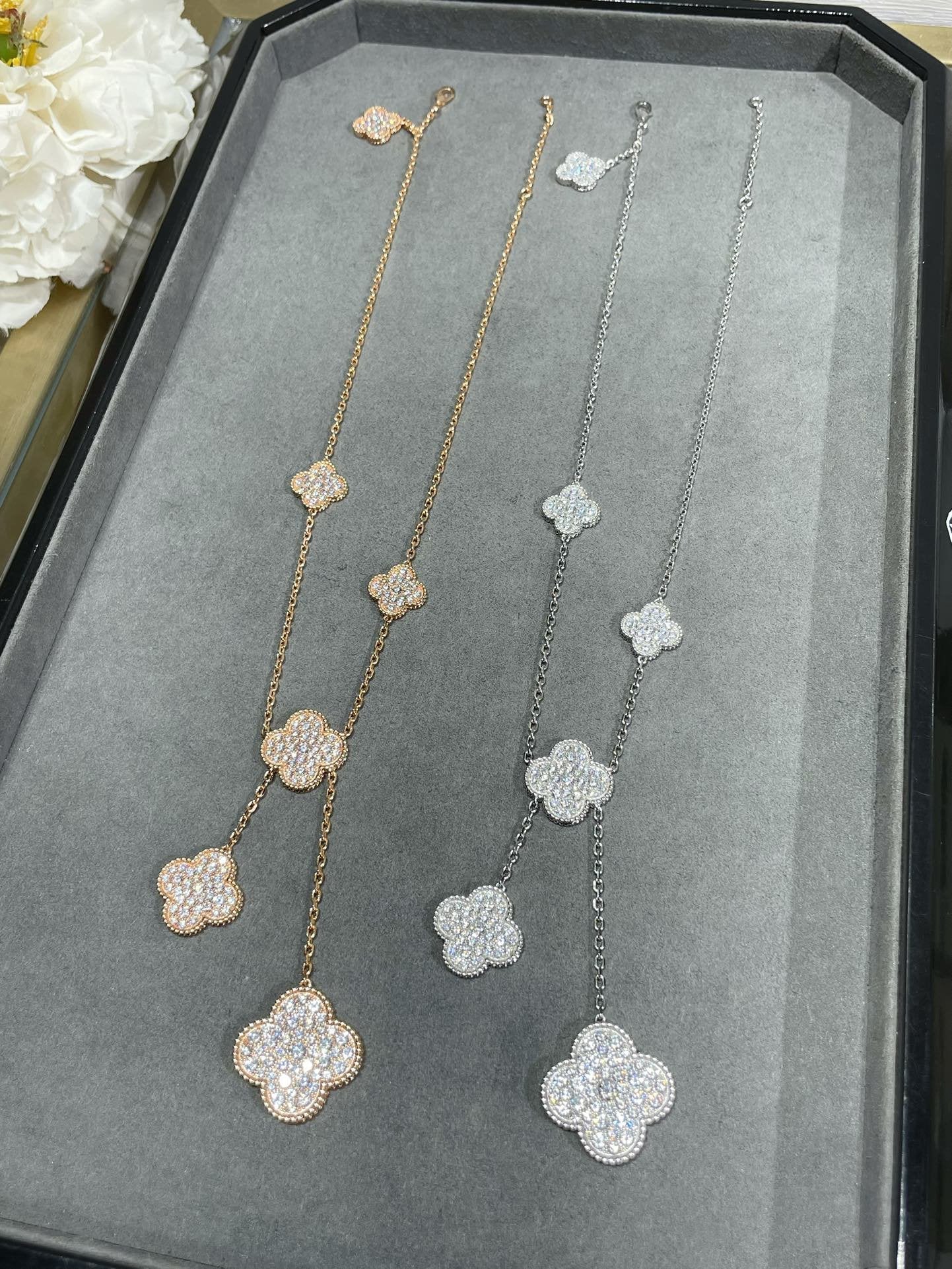 [Royal Jewelry]CLOVER 6 MOTIF DIAMOND PAVED NECKLACE