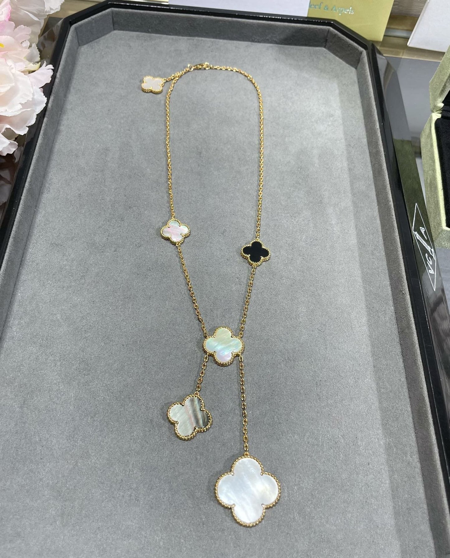 [Royal Jewelry]CLOVER 6 MOTIF MOP ONYX GOLD NECKLACE