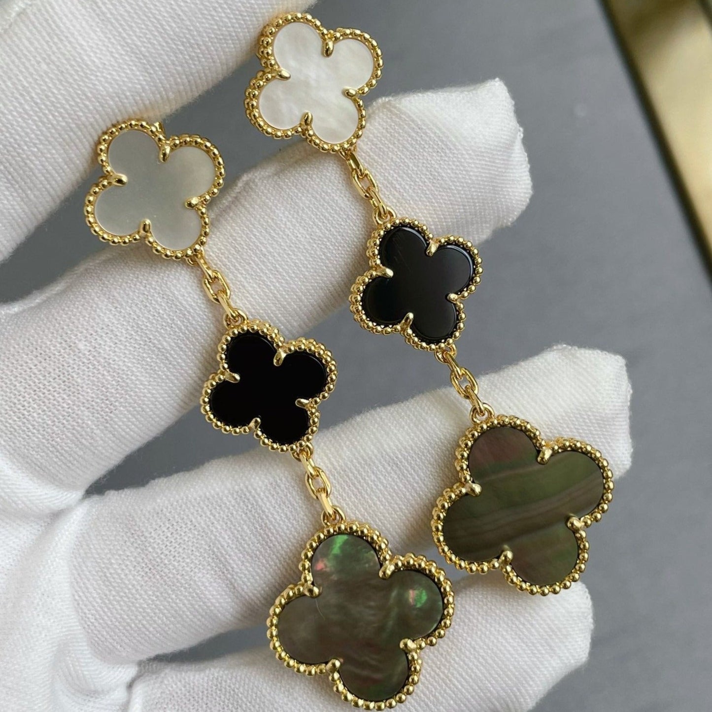 [Royal Jewelry]CLOVER 3 MOTIF MOP ONYX DARK MOP PINK GOLD EARRINGS