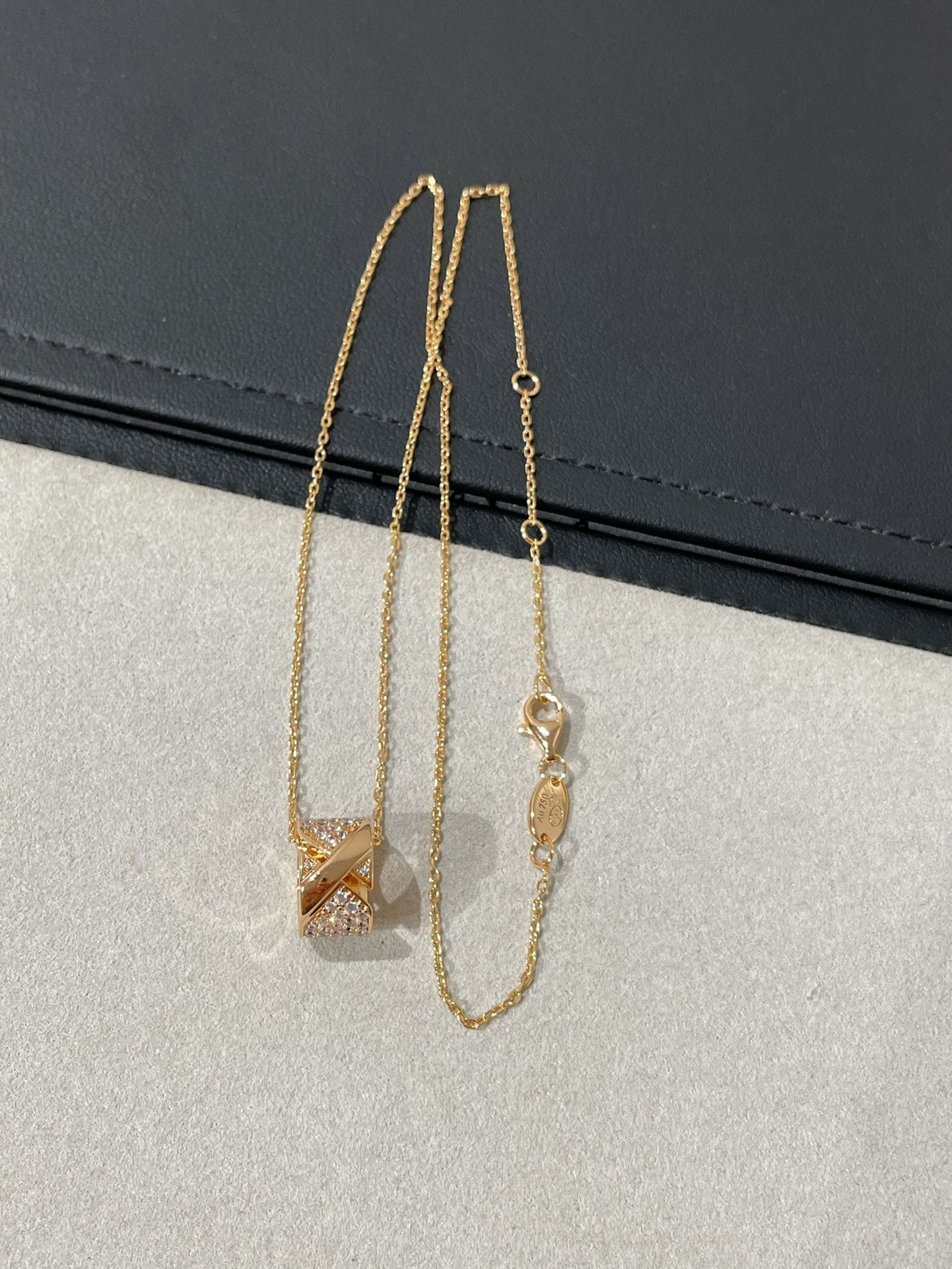 [Royal Jewelry]LIENS EVIDENCE DIAMOND PAVED NECKLACE
