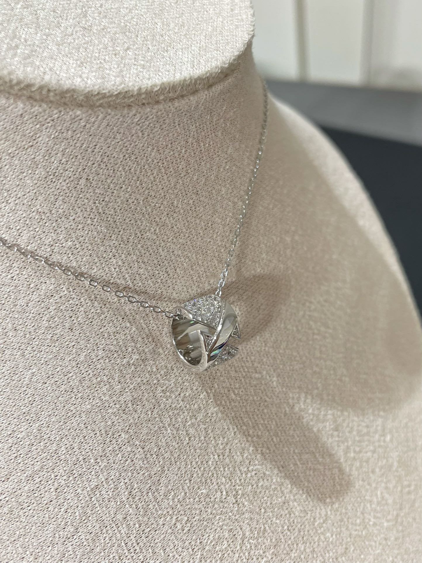 [Royal Jewelry]LIENS EVIDENCE DIAMOND PAVED NECKLACE