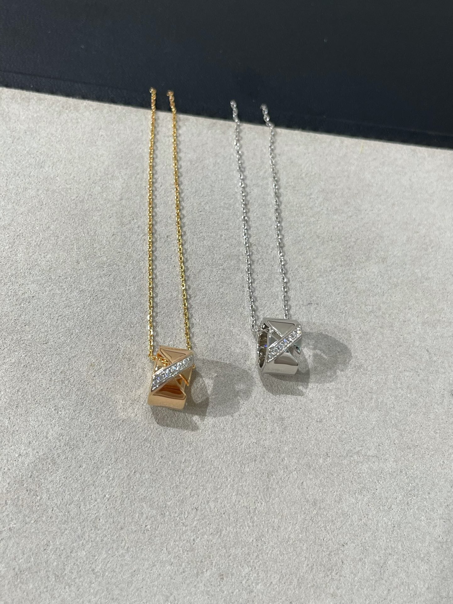 [Royal Jewelry]LIENS EVIDENCE DIAMOND NECKLACE