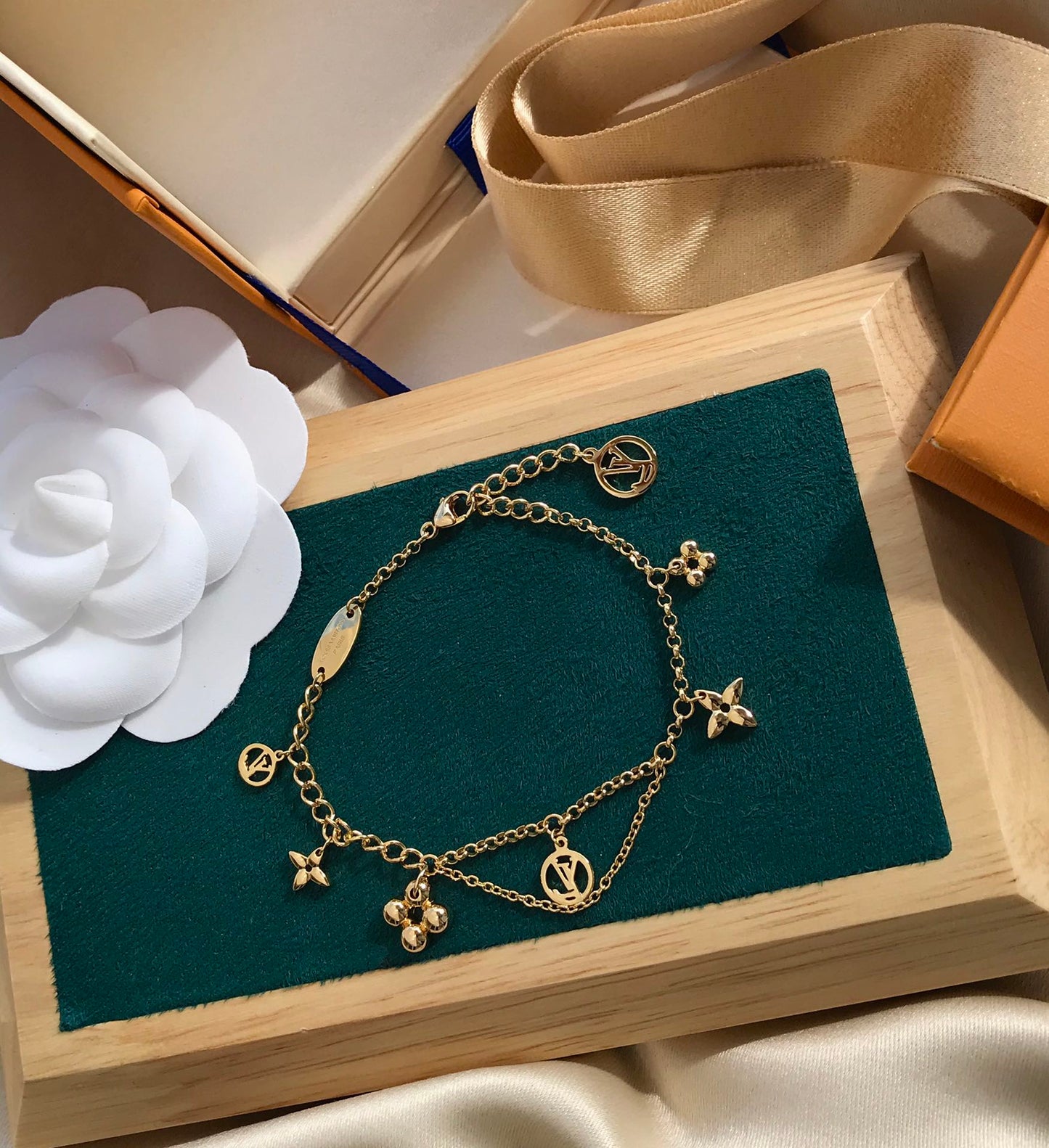 [Royal Jewelry]BLOOMING PINK GOLD MOP BRACELET