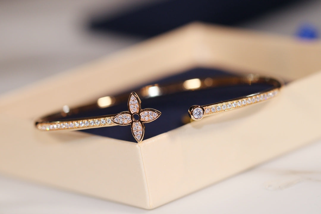 [Royal Jewelry]IDYLLE GOLD OPEN BRACELET DIAMOND PAVED