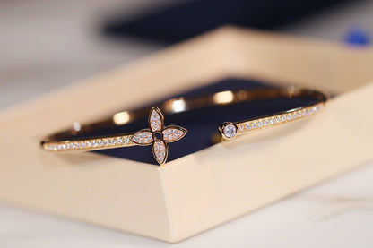 [Royal Jewelry]IDYLLE GOLD OPEN BRACELET DIAMOND PAVED