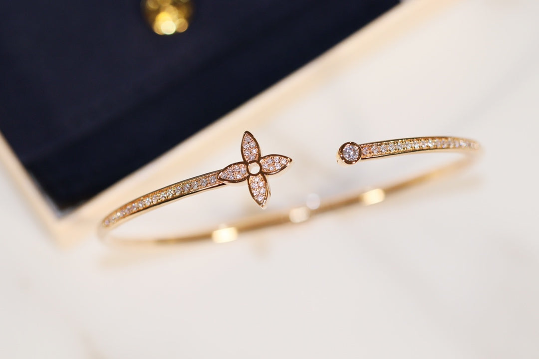 [Royal Jewelry]IDYLLE GOLD OPEN BRACELET DIAMOND PAVED
