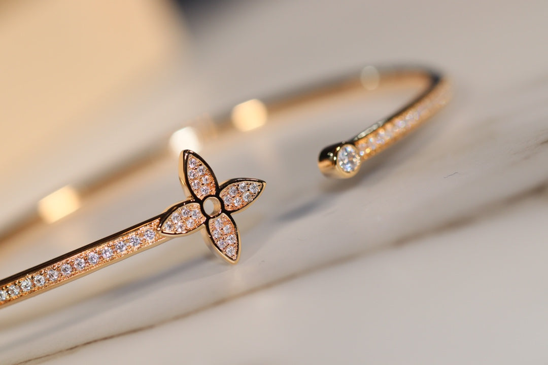 [Royal Jewelry]IDYLLE GOLD OPEN BRACELET DIAMOND PAVED