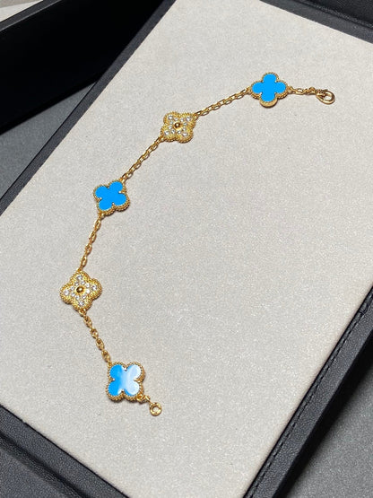 [Royal Jewelry]BRACELET TRÈFLE 5 MOTIFS EN OR, DIAMANTS ET CHALCEDOINE BLEUE