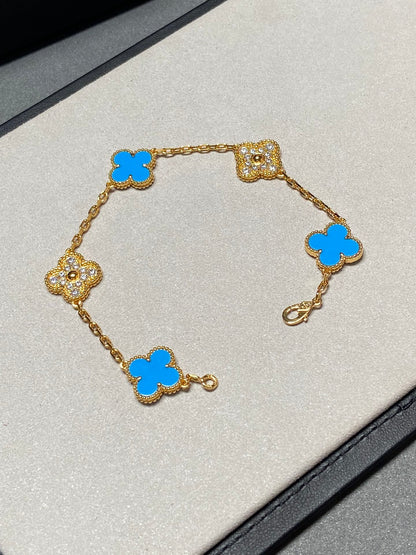 [Royal Jewelry]BRACELET TRÈFLE 5 MOTIFS EN OR, DIAMANTS ET CHALCEDOINE BLEUE