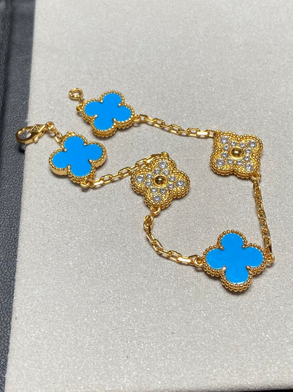 [Royal Jewelry]BRACELET TRÈFLE 5 MOTIFS EN OR, DIAMANTS ET CHALCEDOINE BLEUE