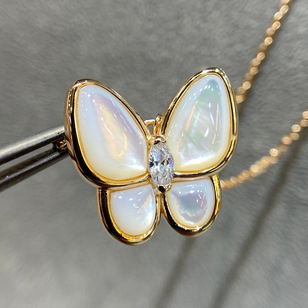 [Royal Jewelry]BUTTERFLY MOP DIAMOND NECKLACE