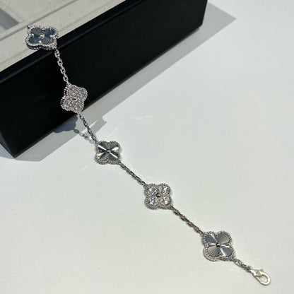 [Royal Jewelry]CLOVER 5 MOTIF SILVER DIAMOND BRACELET