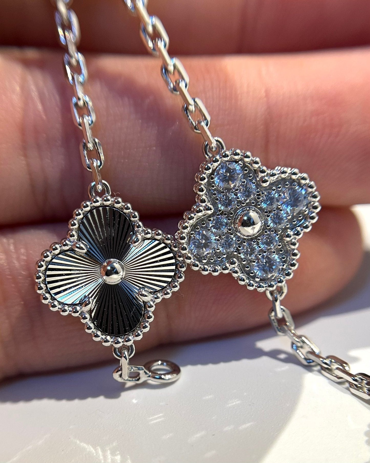 [Royal Jewelry]CLOVER 5 MOTIF SILVER DIAMOND BRACELET