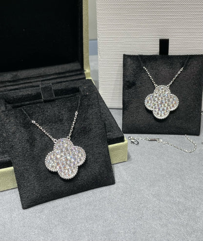 [Royal Jewelry]CLOVER 25MM LARGE PENDANT DIAMOND PAVED SILVER NECKLACE