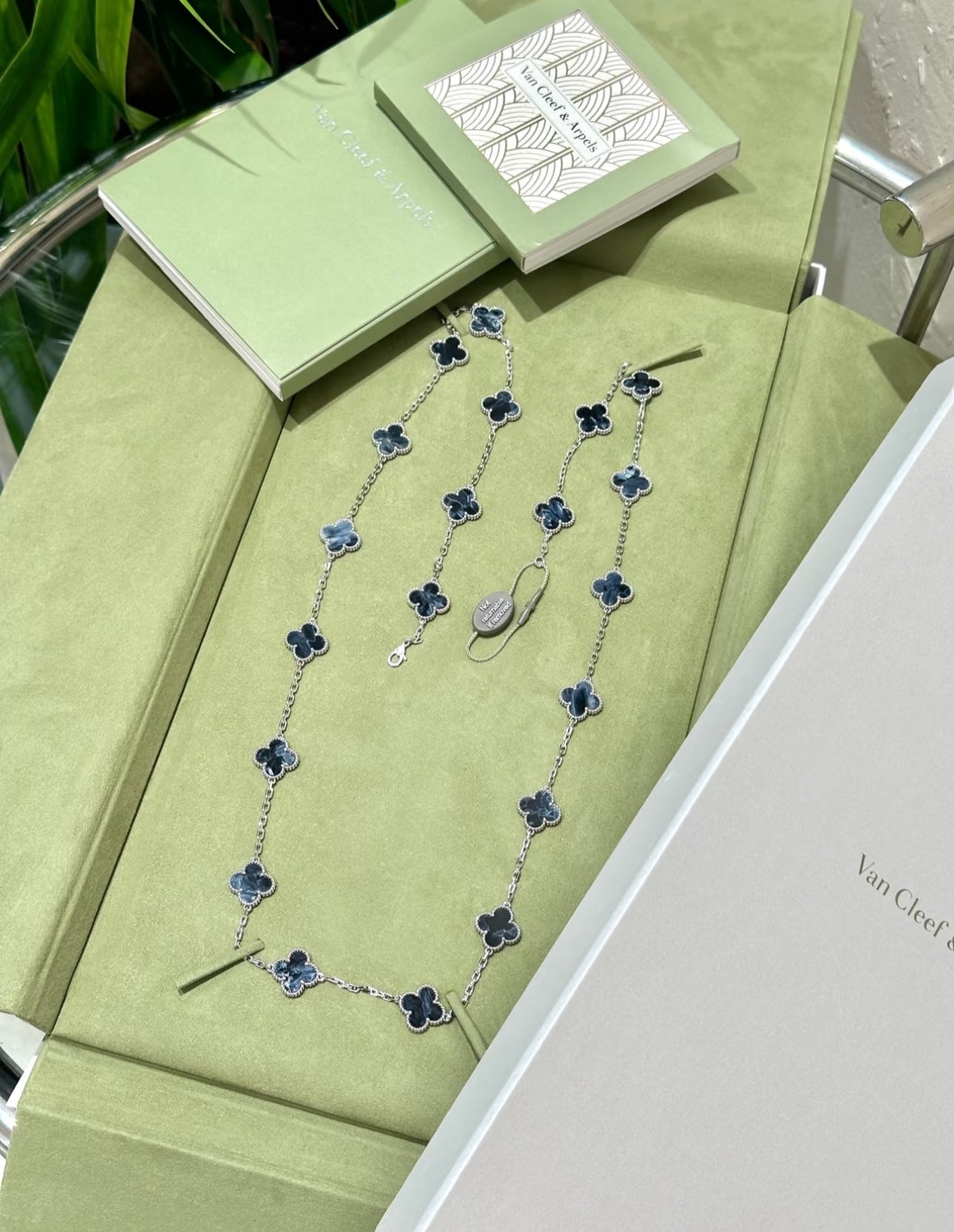 [Royal Jewelry]CLOVER 20 MOTIFS BIDE STONE NECKLACE